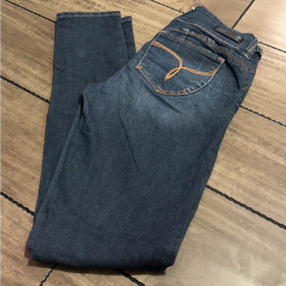 YMI Jeans - Dark Denim Butt Booty Lifting Shaping Jeans - Picture 2 of 7